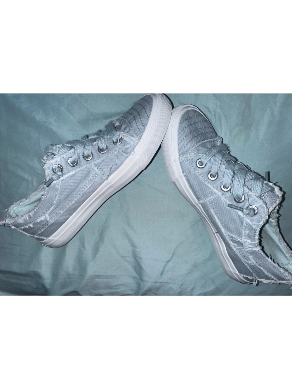 Sz 8 Blowfish Malibu Sadie-Sun Embroidered Floral Sneakers Navy Blue - Picture 2 of 6